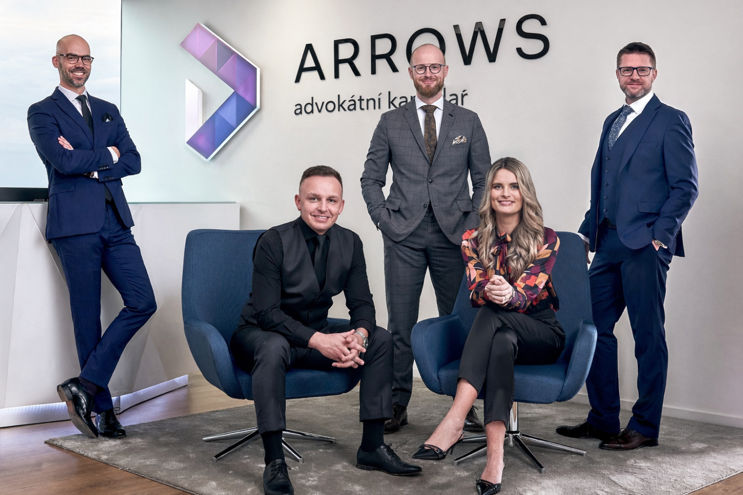 Na fotografii partneři ARROWS advokátní kanceláře. 