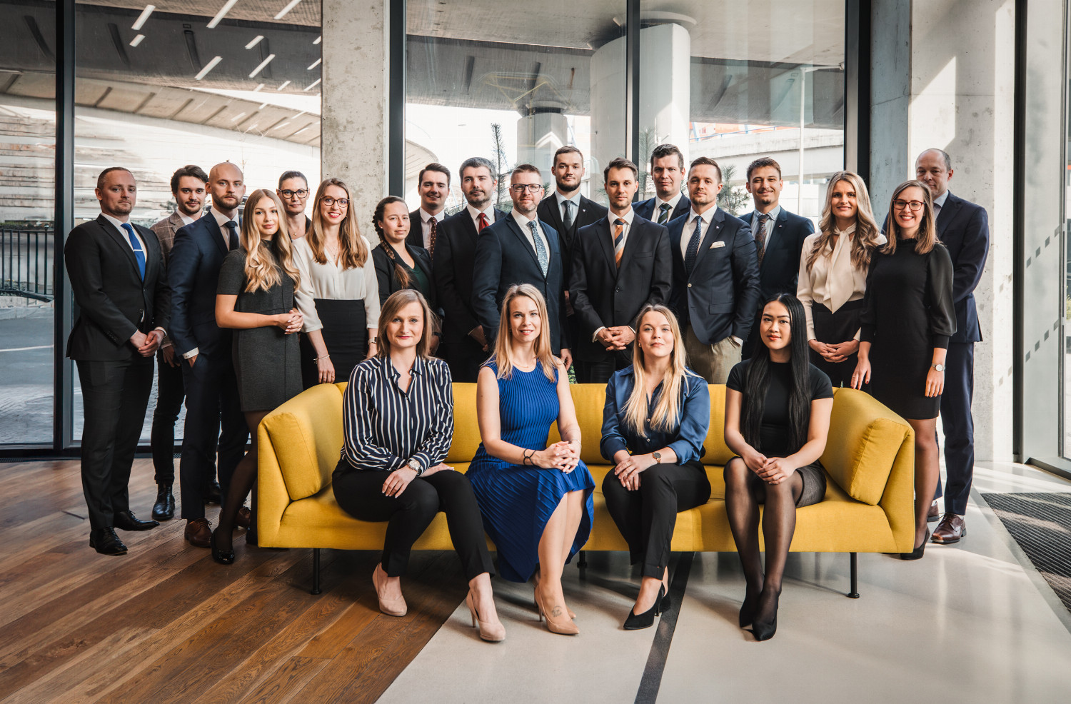 tým advokátní kanceláře specializující se na pracovní právo a školení BOZP